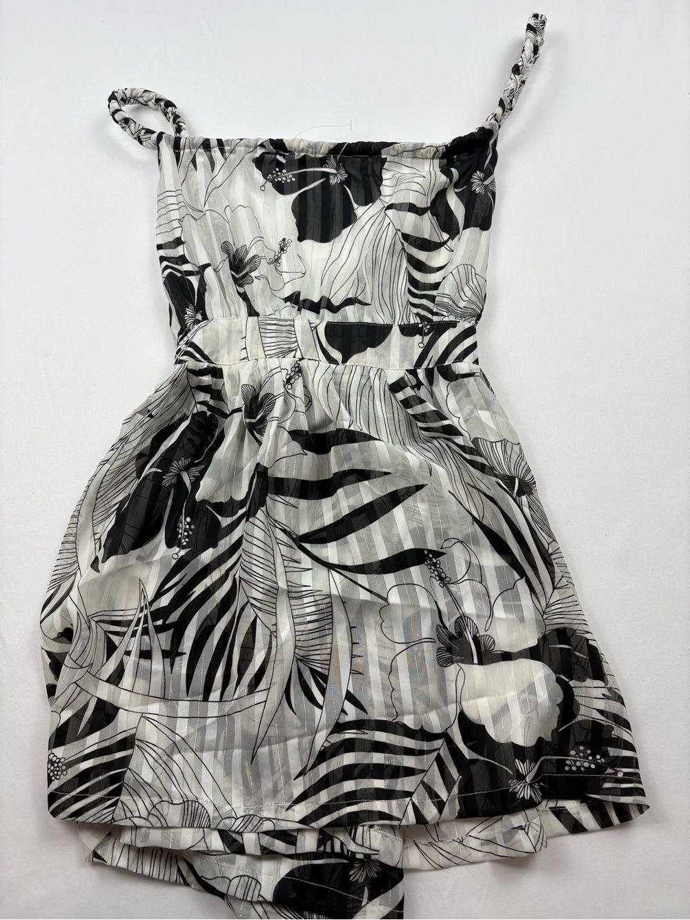 Black & White Tropical Print Sleeveless Blouse
